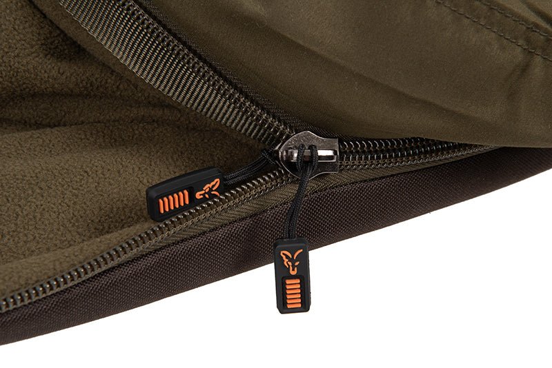 Bed Chair con saco de dormir Fox EOS Sleep System - Tienda Carpfishing
