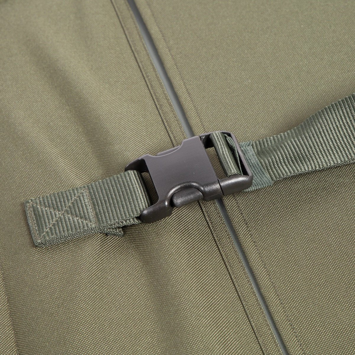 Bed Chair con saco de dormir Mikado Enclave 8 patas - Tienda Carpfishing