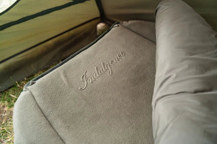 Bed Chair Nash Indulgence 4 Juniors Sleep System Camouflage - Tienda Carpfishing