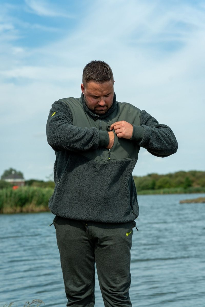 Chaqueta Ridge Monkey APEarel ThermaPro Sherpa Fleece Verde - Tienda Carpfishing