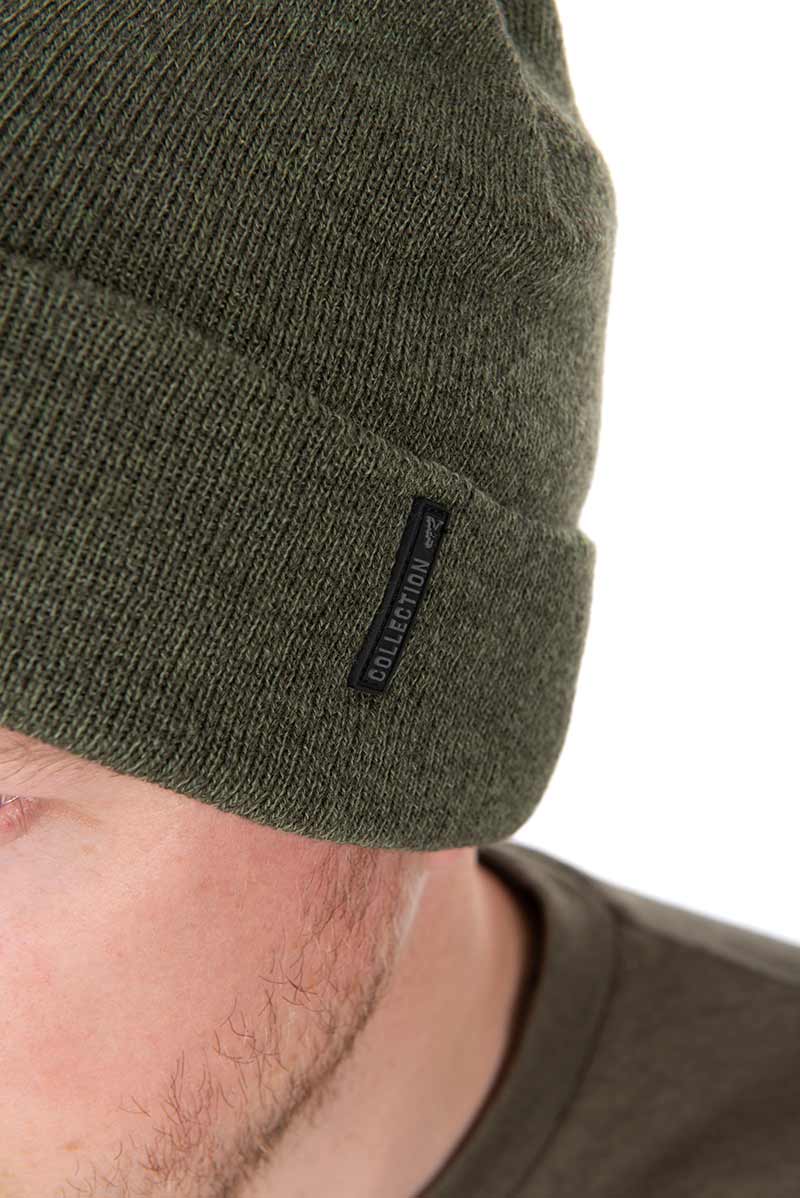 Gorro Fox Collection Verde y Negro con bola - Tienda Carpfishing