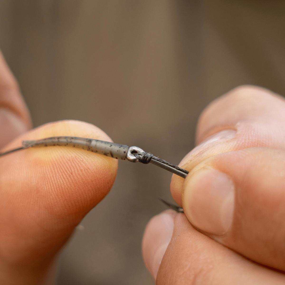 Line Aligner Avid Carp Outline FleckTone - Tienda Carpfishing