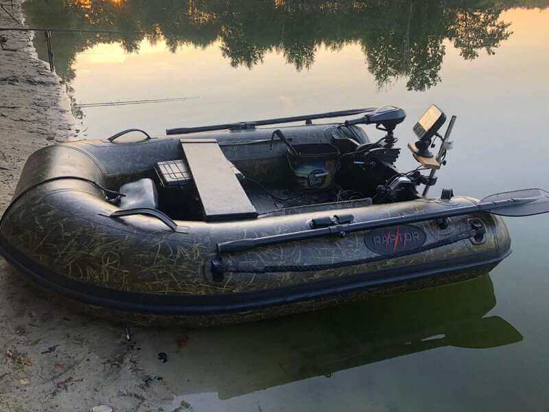 Barca Raptor 270 X Wide Bush con cubierta de aluminio Camo Negro 2