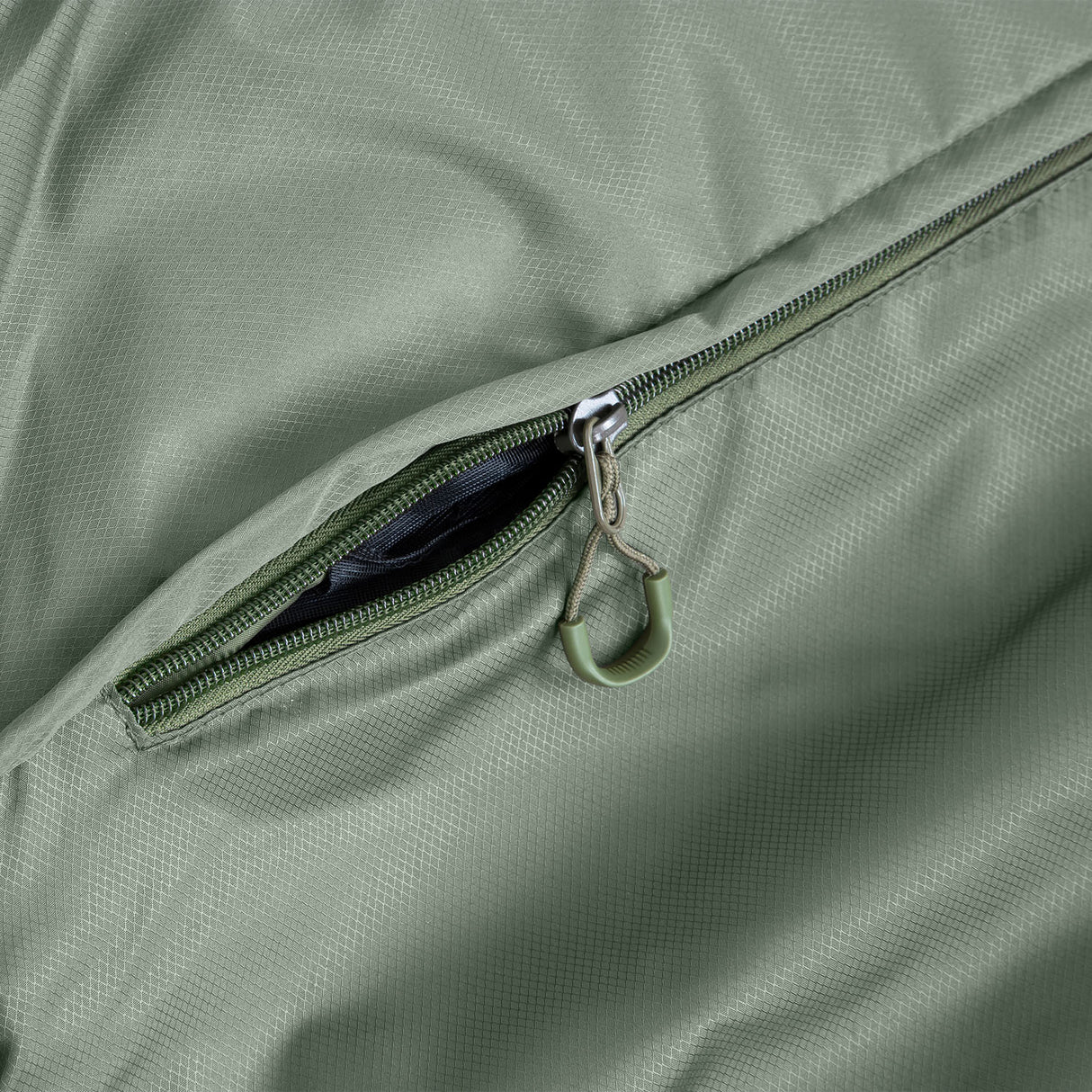 Bed chair con saco de dormir Sonik Bank-Tek 5 estaciones - Tienda Carpfishing