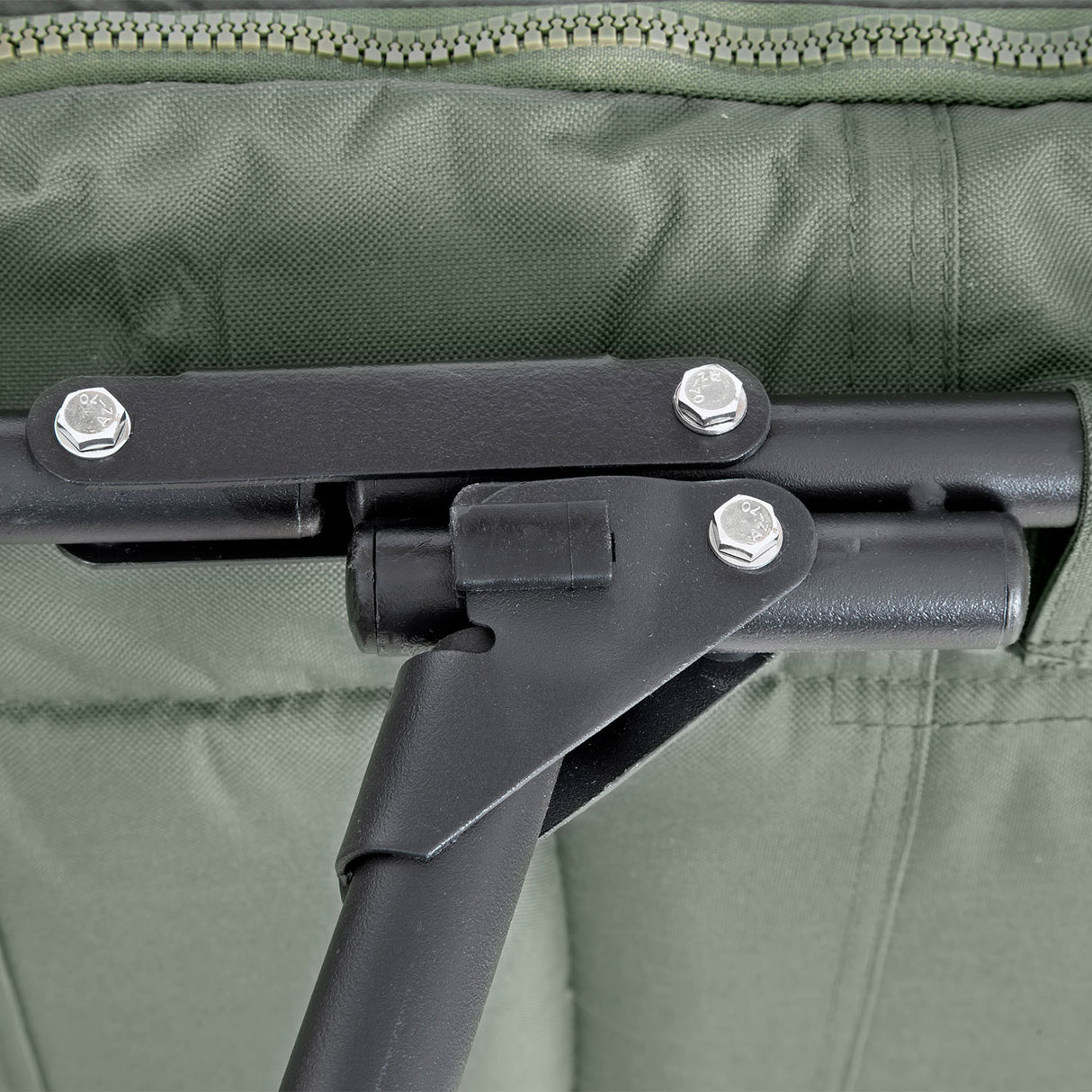 Bed chair con saco de dormir Sonik Bank-Tek 5 estaciones - Tienda Carpfishing