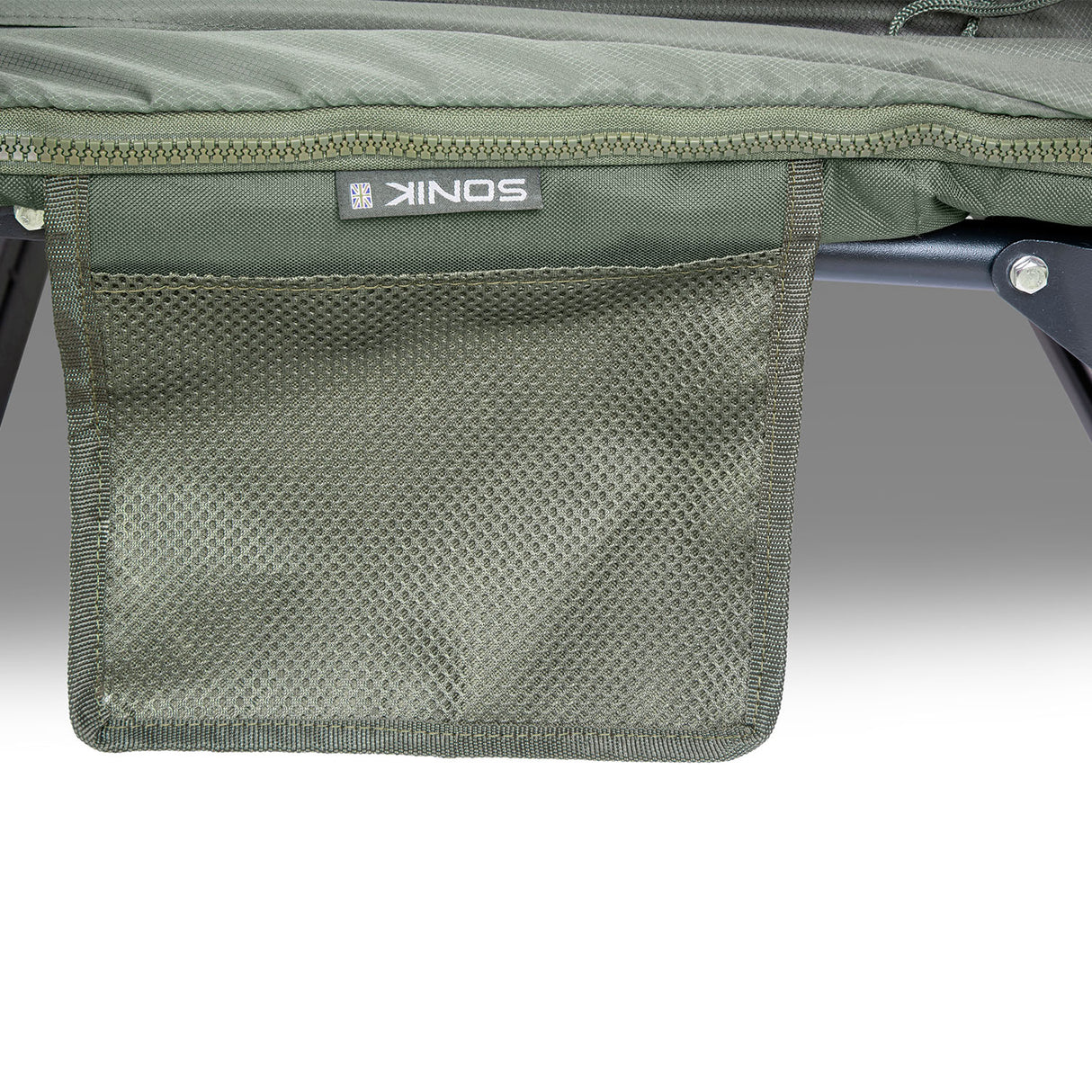 Bed chair con saco de dormir Sonik Bank-Tek 5 estaciones - Tienda Carpfishing