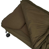 Bedchair avec sac de couchage Avid Carp Revolve Pieds X System 8