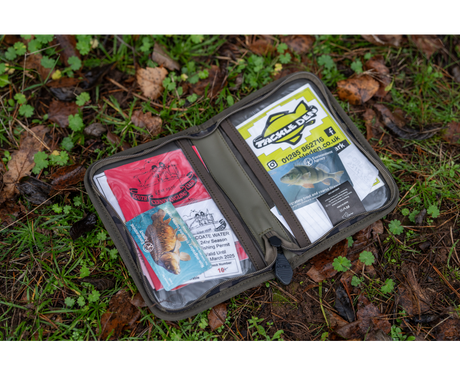 Cartera para licencia Avid Carp RVS - Tienda Carpfishing
