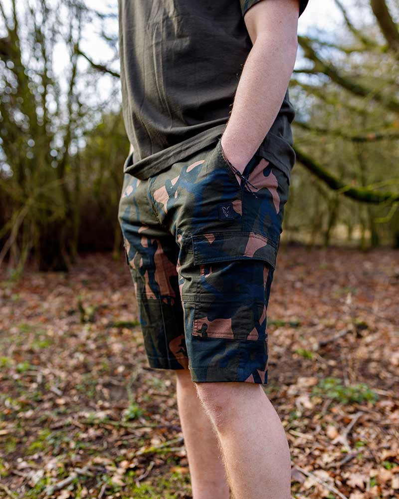 Pantalón Corto Fox LW Combat Camo - Tienda Carpfishing