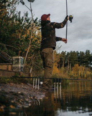 Pantalón Korda Kore Kombats Military - Tienda Carpfishing