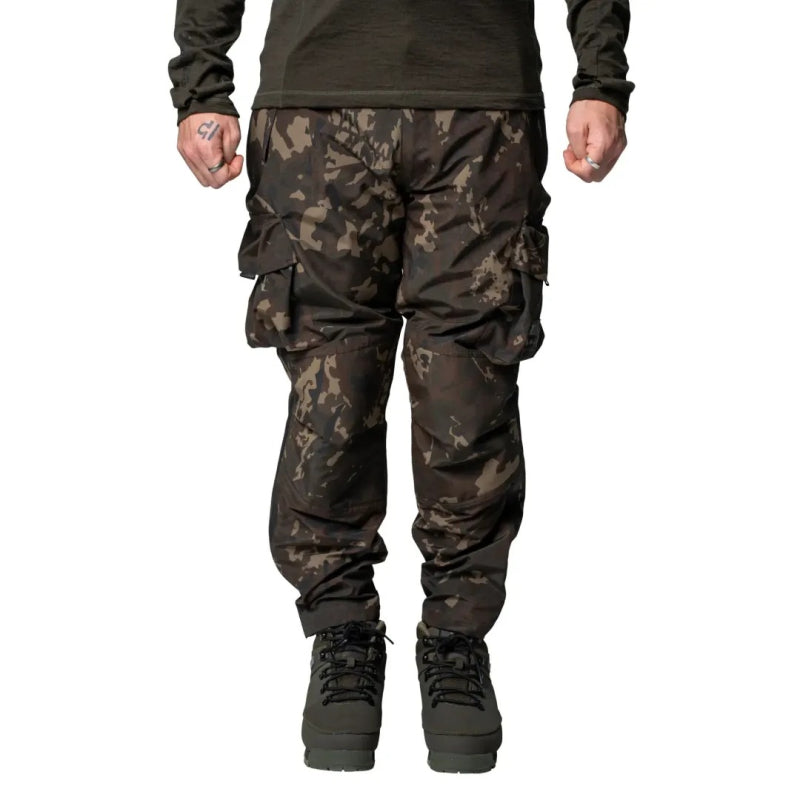 Pantalón Nash Impermeable ZT Helluva Camo - Tienda Carpfishing