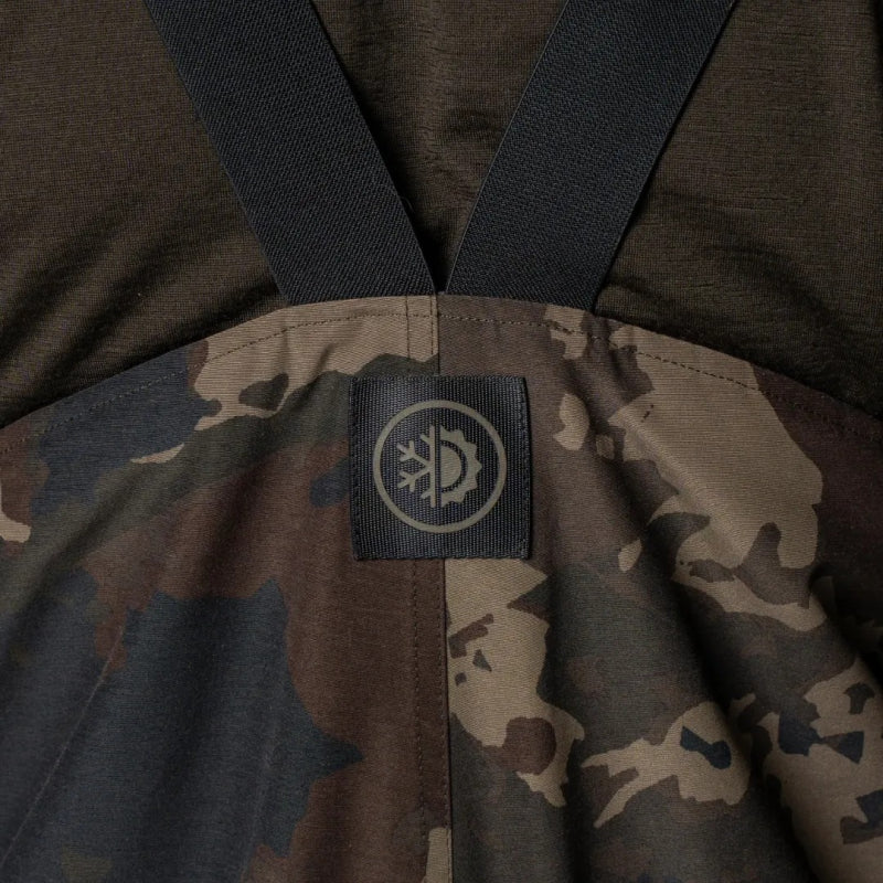 Peto Impermeable Nash ZT Helluva Camo - Tienda Carpfishing