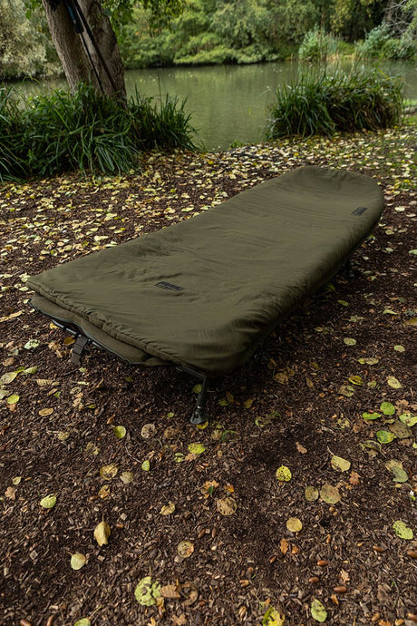 Bed Chair con saco de dormir Fox EOS Compact Sleep System - Tienda Carpfishing