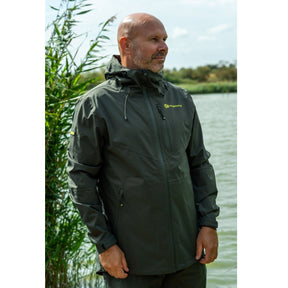 Chaqueta Ridge Monkey Impermeable APEarel ThermaPro Verde - Tienda Carpfishing