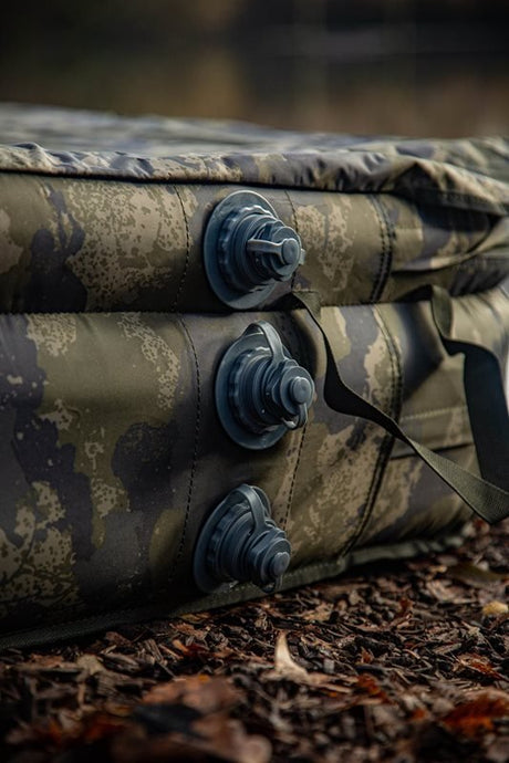 Cuna Inflable Solar Undercover Camo - Tienda Carpfishing