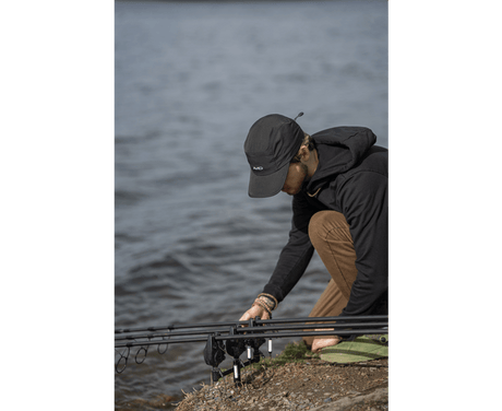 Gorra Avid Carp Stealth 5 - Panel Negro - Tienda Carpfishing