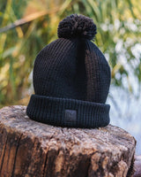 Gorro Fox Black HD con bola negro - Tienda Carpfishing