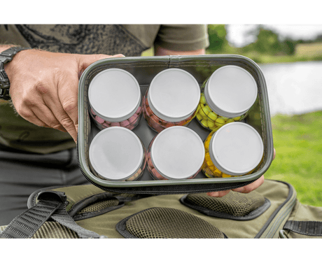 Macuto de 6 botes de cebo Korum Eva - Tienda Carpfishing