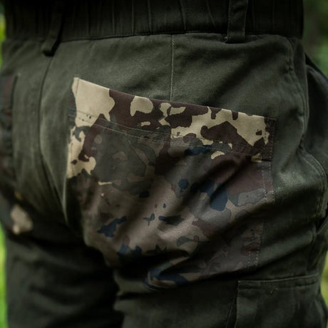 Pantalón Nash Impermeable ZT Low Key - Tienda Carpfishing